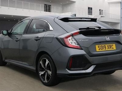 Used Honda Civic SR 126 HP (92 kW) 2019 Polished metal grey Hatchback