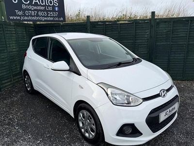 White Used 2015 Hyundai i10 SE Hatchback | £4,495 (A bit pricey)