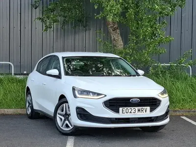 Second-hand Ford Focus Trend 125 CP (91 kW) 2023 Alb Hatchback