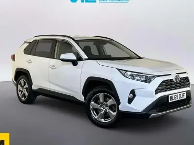 Usado Toyota RAV4 Design 218 HP (160 kW) 2025 SUV