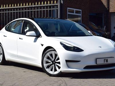 Used Tesla Model 3 Standard Range 208 kW (283 HP) 2021 White Sedan