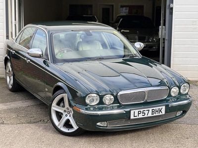 Used Jaguar XJ 400 HP (294 kW) 2021 Green Sedan