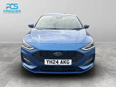 Used Ford Focus ST-Line 123 HP (90 kW) 2024 Desert island blue (exclusive colour) Hatchback