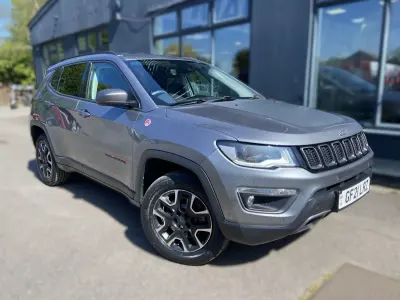 Begagnad Jeep Compass Trailhawk 170 HK (125 kW) 2021 Grå SUV