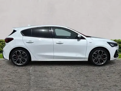 Used Ford Focus ST-Line 2023 White Hatchback