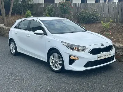 Used Kia Ceed 114 HP (83 kW) 2019 White Hatchback