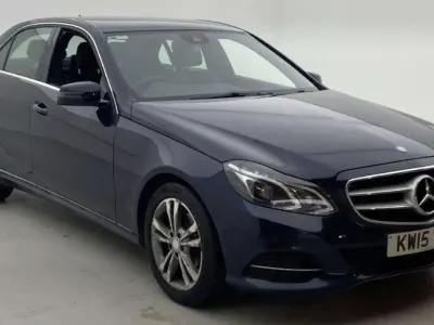 Begagnad Mercedes E220 AMG line 2015 Vit Cab