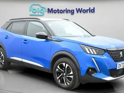 Używany Peugeot 2008 GT 131 KM (96 kW) 2022 Niebieski SUV
