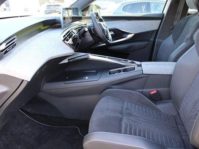 Usado Peugeot e-3008 GT 152 kW (207 HP) 2024 Branco SUV