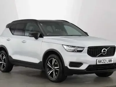 Usado Volvo XC40 R-Design 163 HP (119 kW) 2022 Prateado SUV