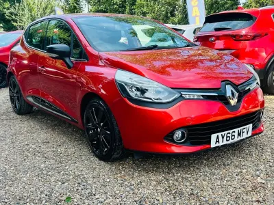 Used Renault Clio Dynamique 90 HP (66 kW) 2016 Red Hatchback