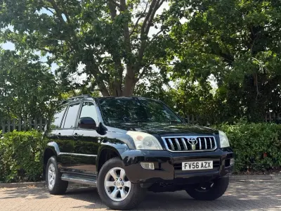 Used Toyota Land Cruiser 173 HP (127 kW) 2006 Black Estate