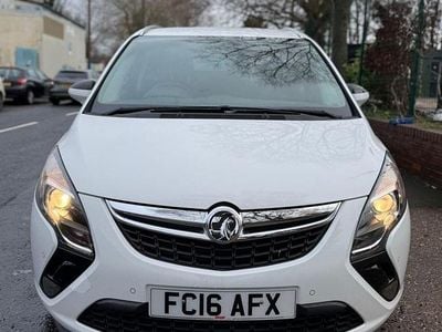 Used Vauxhall Zafira Tourer SRi 170 HP (125 kW) 2016 White MPV