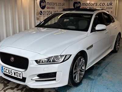 Used Jaguar XE R-Sport 240 HP (176 kW) 2015 White Sedan