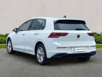 Used VW Golf VIII Life 130 HP (95 kW) 2023 White Hatchback