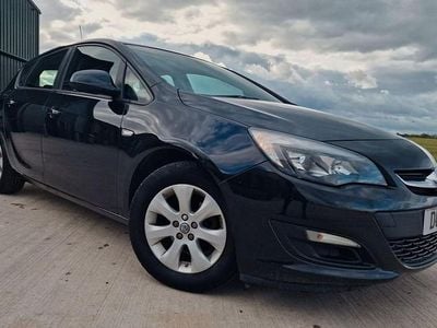 Used Vauxhall Astra Design Edition 2015 Black Hatchback