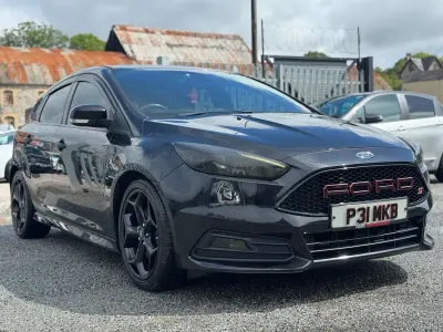 Używany Ford Focus ST 2015 Czarny Hatchback