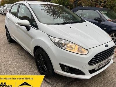 Used Ford Fiesta Zetec 2013 White Hatchback