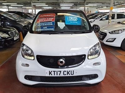 Used Smart ForFour Premium 71 HP (52 kW) 2017 White Hatchback