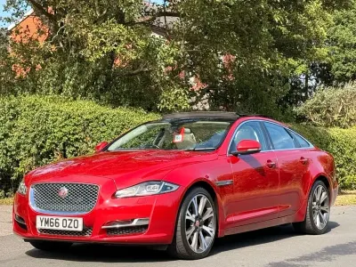 Used Jaguar XJ Portfolio 300 HP (220 kW) 2017 Red Sedan