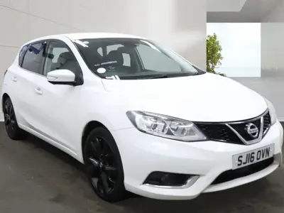 Used Nissan Pulsar Tekna 110 HP (80 kW) 2016 White Hatchback
