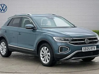 Used VW T-Roc Style 150 HP (110 kW) 2025 Blue SUV