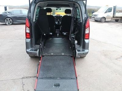 Used Peugeot Partner 100 HP (73 kW) 2018 Grey MPV