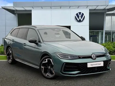 Used VW Passat R-line 150 HP (110 kW) 2025 Green Estate
