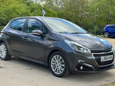 Used Peugeot 82 Signature Sky 2019 Hatchback