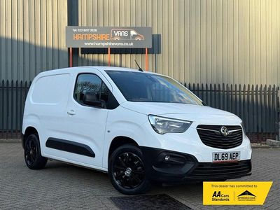 Used Vauxhall Combo Edition 130 HP (95 kW) 2019 White MPV