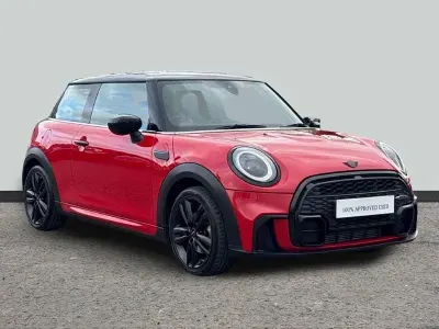 Usado Mini Cooper Hatch 136 HP (100 kW) 2023 Vermelho Citadino