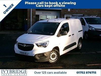 Used Vauxhall Combo Edition 100 HP (73 kW) 2019 White Van