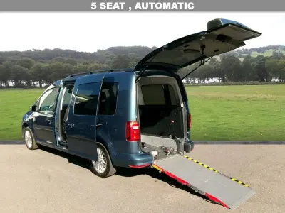 Used VW Caddy Maxi S 102 HP (75 kW) 2019 Green MPV