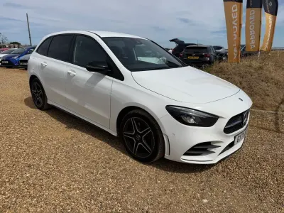 Used Mercedes B250e Executive 2021 White Hatchback