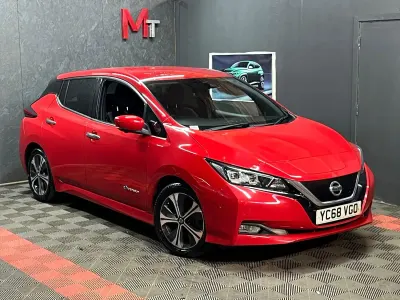 Used Nissan Leaf Tekna 110 kW (150 HP) 2018 Red Hatchback