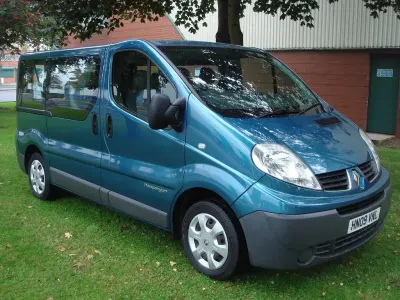 Used Renault Trafic 2009 Blue MPV