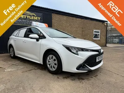 Used Toyota Corolla 140 HP (102 kW) 2023 White Van
