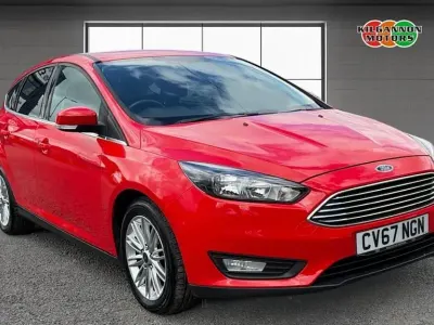 Used Ford Focus Zetec 120 HP (88 kW) 2017 Red Hatchback