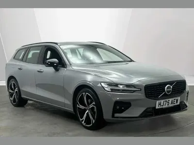 Begagnad Volvo V60 Plus 194 HK (142 kW) 2025 Grå Kombi