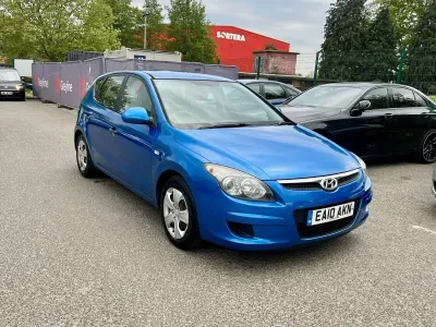 Second-hand Hyundai i30 Classic 108 CP (79 kW) 2010 Albastru Hatchback