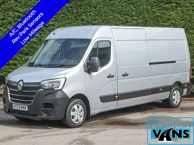 Used Renault Master Business 135 HP (99 kW) 2023 Grey MPV