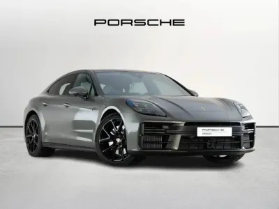 Usado Porsche Panamera 464 HP (341 kW) 2026 Verde Citadino