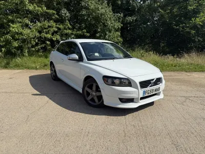 Used Volvo C30 R-Design 100 HP (73 kW) 2009 White Hatchback