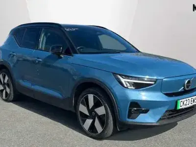Usado Volvo XC40 Ultimate 300 kW (408 HP) 2023 Azul SUV