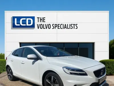 Used Volvo V40 R-Design 150 HP (110 kW) 2018 White Hatchback