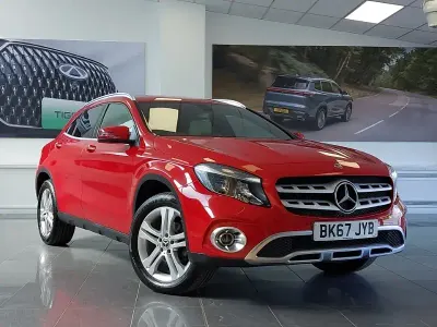 Used Mercedes GLA200 156 HP (114 kW) 2017 Red SUV