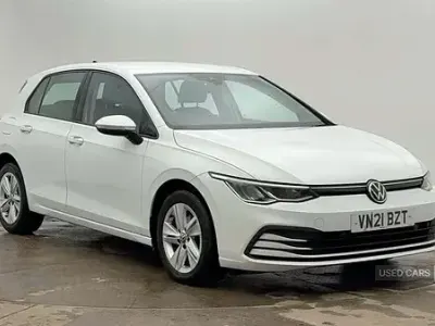 Usado VW Golf VII Life 130 HP (95 kW) 2021 Branco Citadino