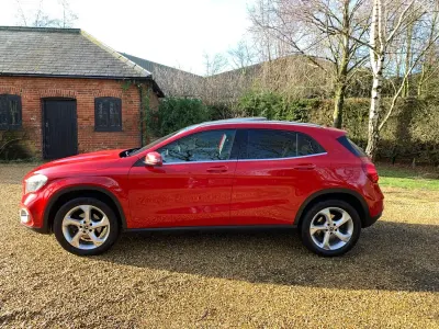 Usado Mercedes GLA200 Executive 2017 Vermelho SUV