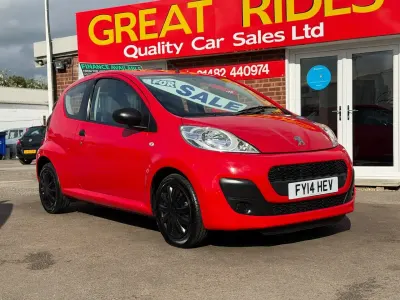 Used Peugeot 107 Access 68 HP (50 kW) 2014 Red Hatchback