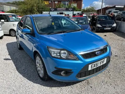 Used Ford Focus Zetec 110 HP (80 kW) 2011 Blue Hatchback